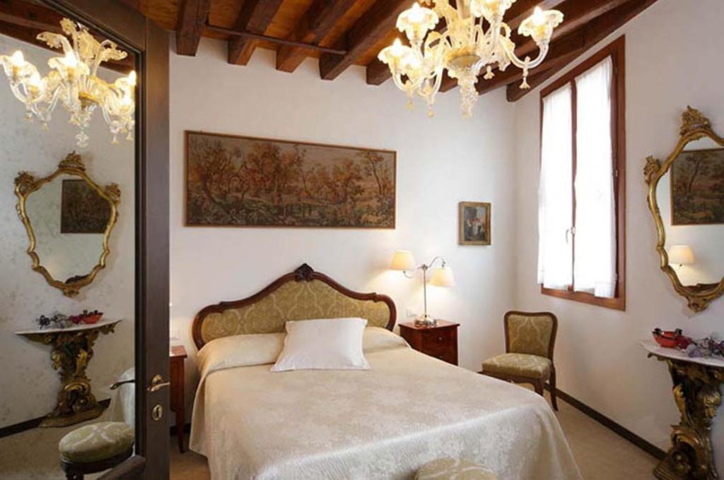 Double Room,817910468:JPEG