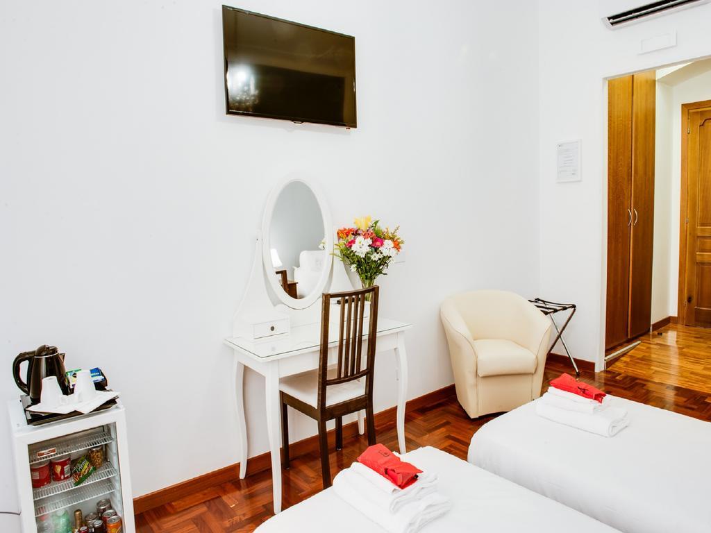 Triple Room,690950124:JPEG