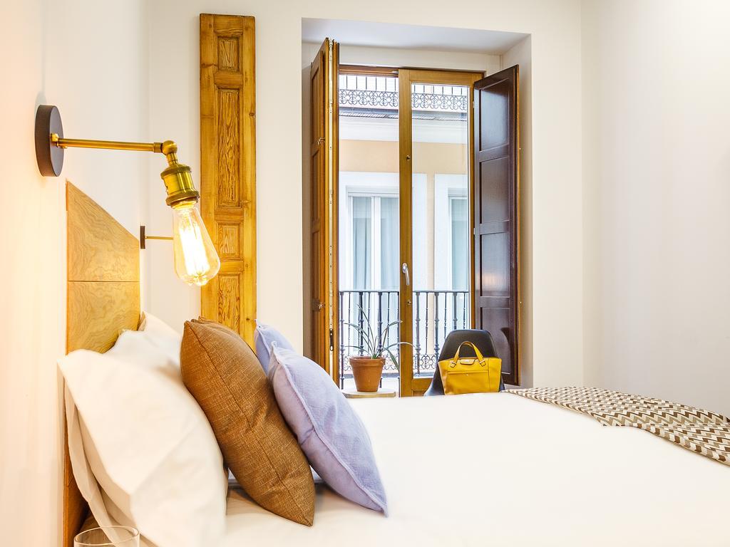 Exterior-Superior Double Room