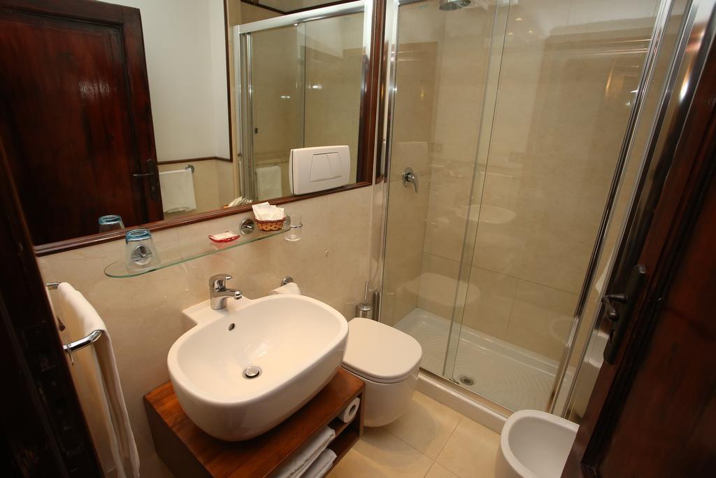 Double Room Private External Bathroom,395016792:JPEG