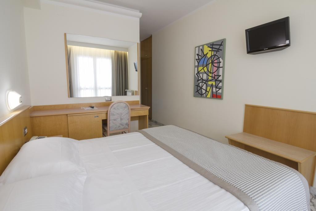 Double Room,395123043:JPEG
