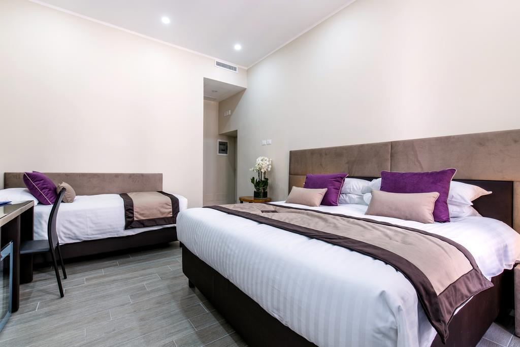 Triple Room,451362969:JPEG