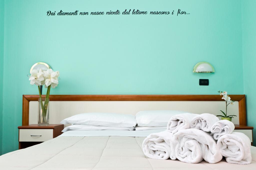 Double Room,395638047:JPEG