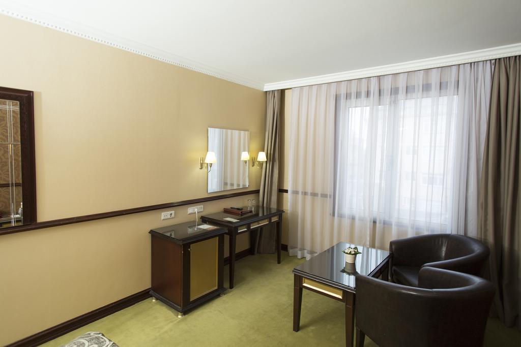 Triple Room,397949280:JPEG