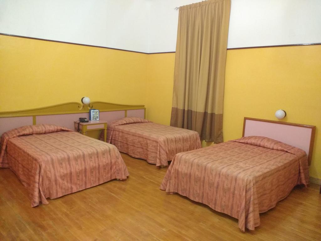 Triple Room,1083837727:JPEG