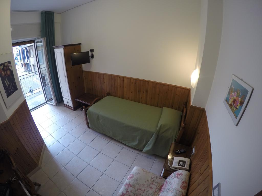 Single Room,399724944:JPEG