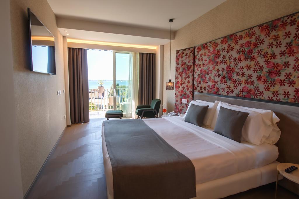 Superior Double Room Lake View,1710557877:JPEG