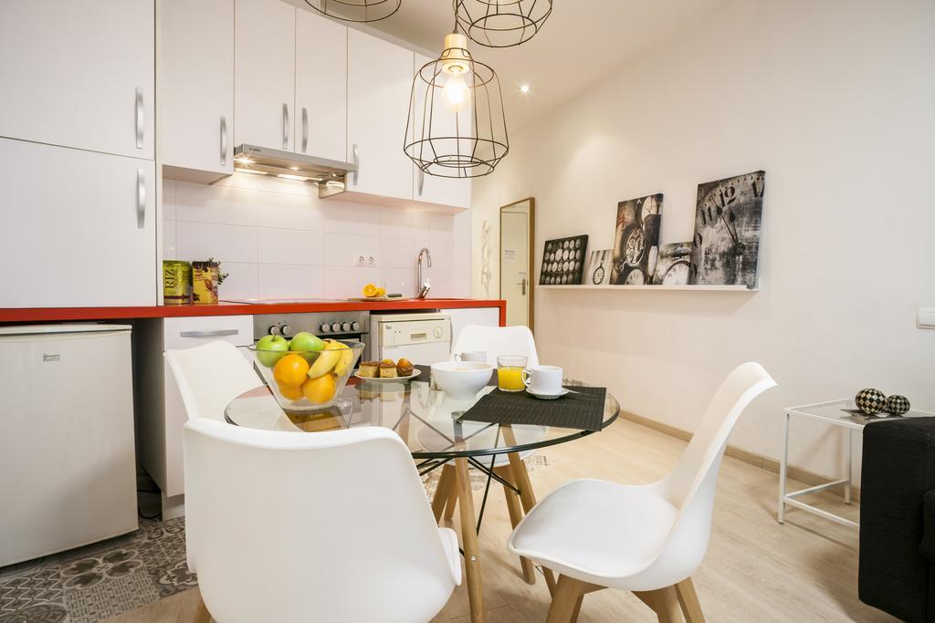 Two-Bedroom Apartment Pelayo Street,401186841:JPEG
