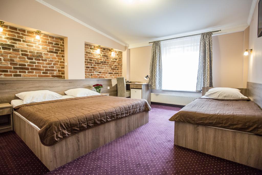 Triple Room,1435972735:JPEG