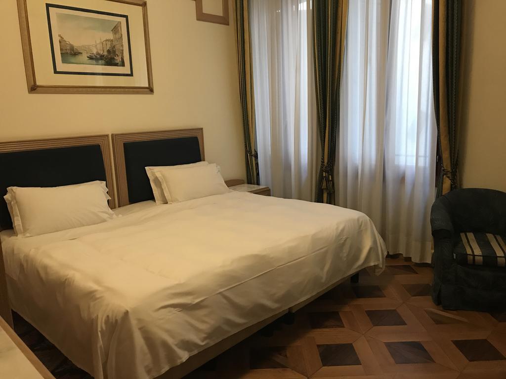 Superior Double or Twin Room,402900405:JPEG