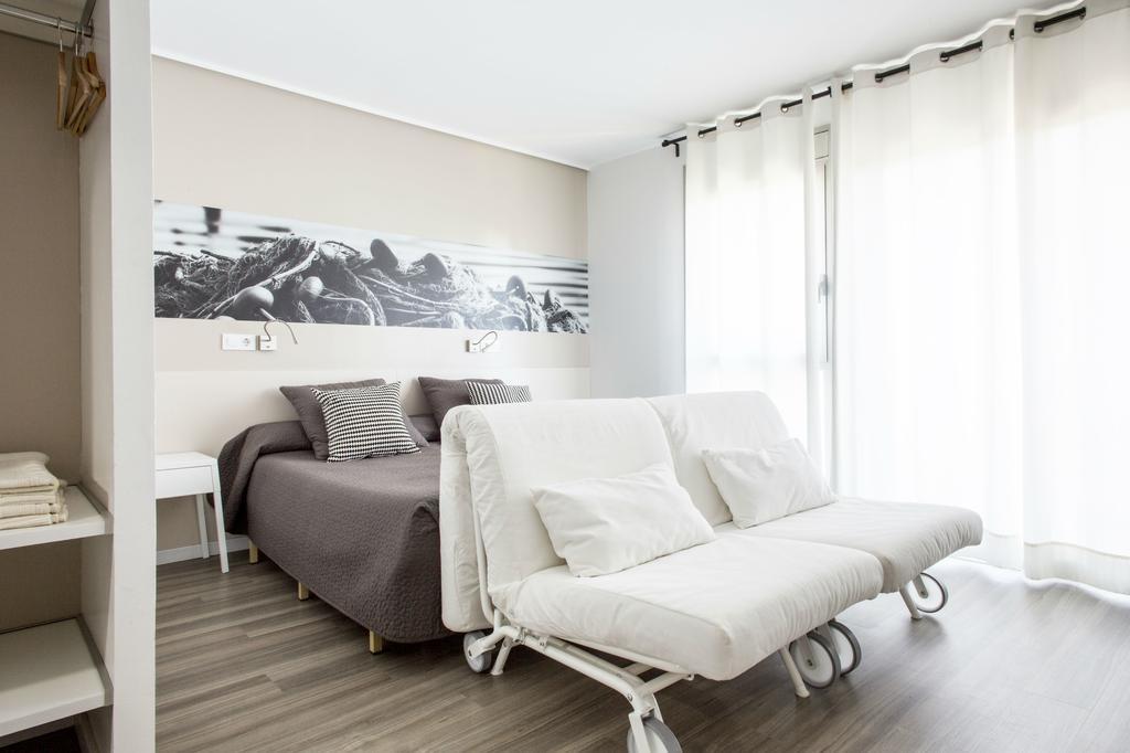 Executive Family Studio (2 adults + 2 children),403082973:JPEG