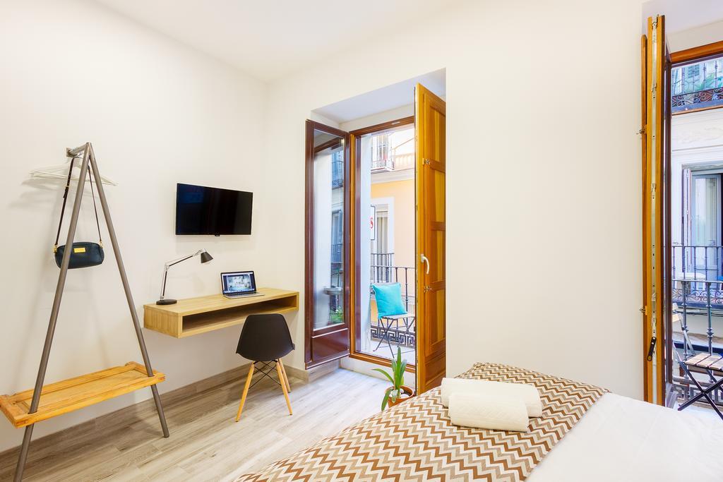 Exterior-Superior Double Room