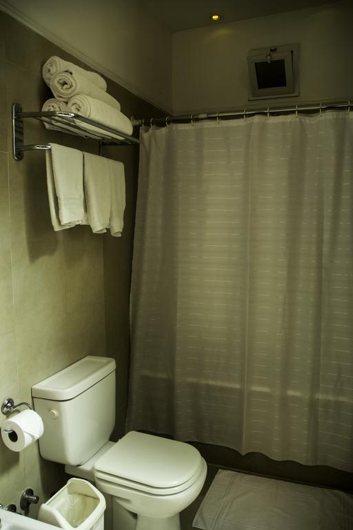 Cama Individual en habitación compartida femenina
