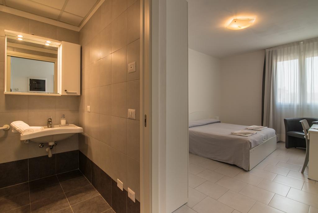 Double Room,81249810:JPEG