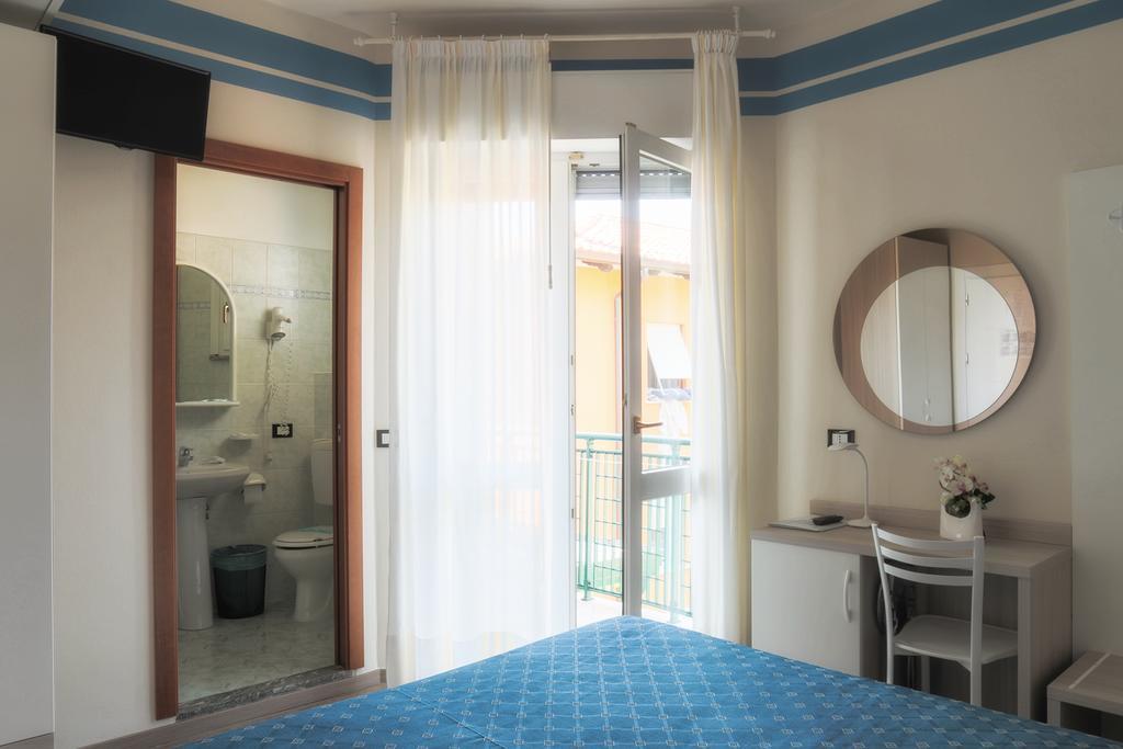 Double Room,1381042571:JPEG