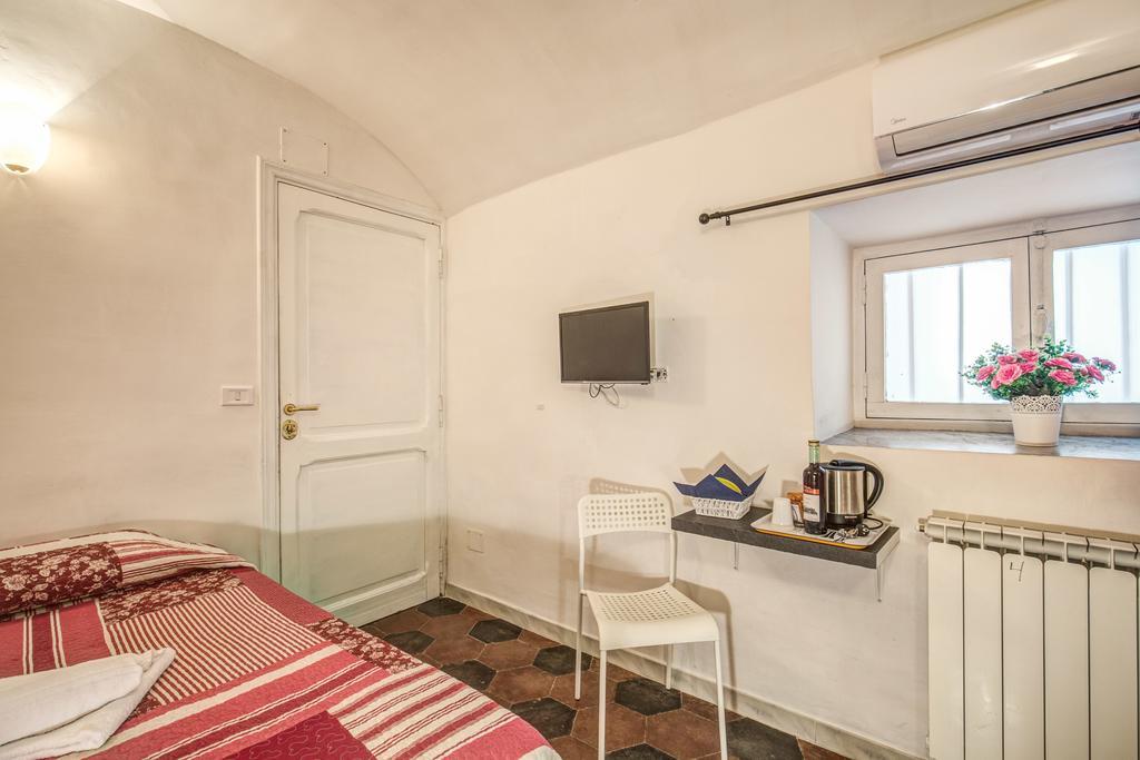 Single Room,1446701095:JPEG