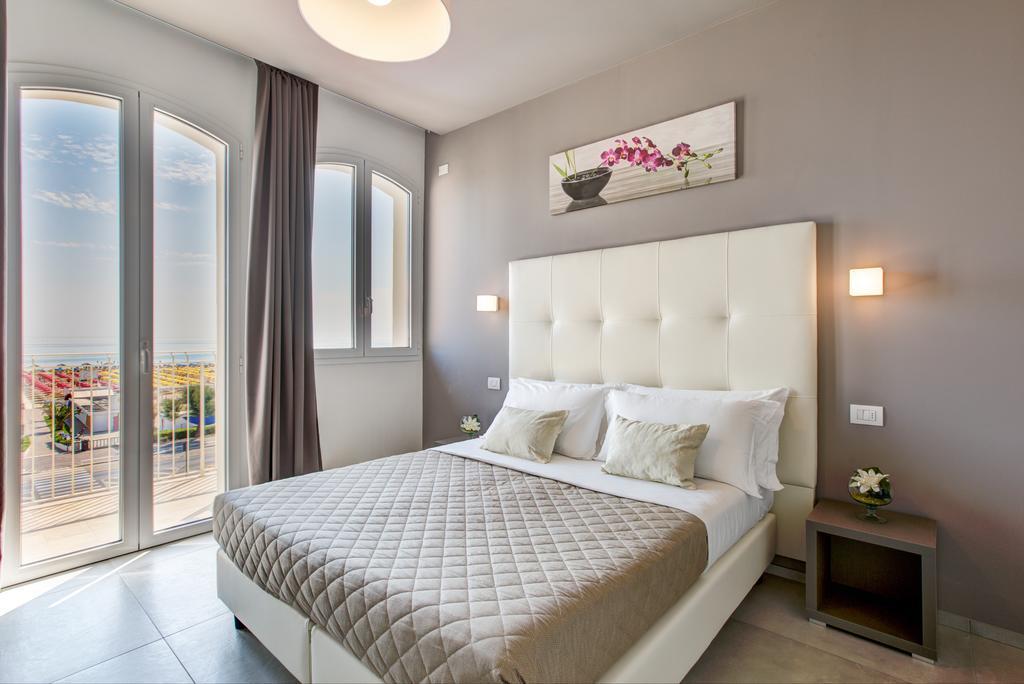 Double Room with Balcony - Reception Floor