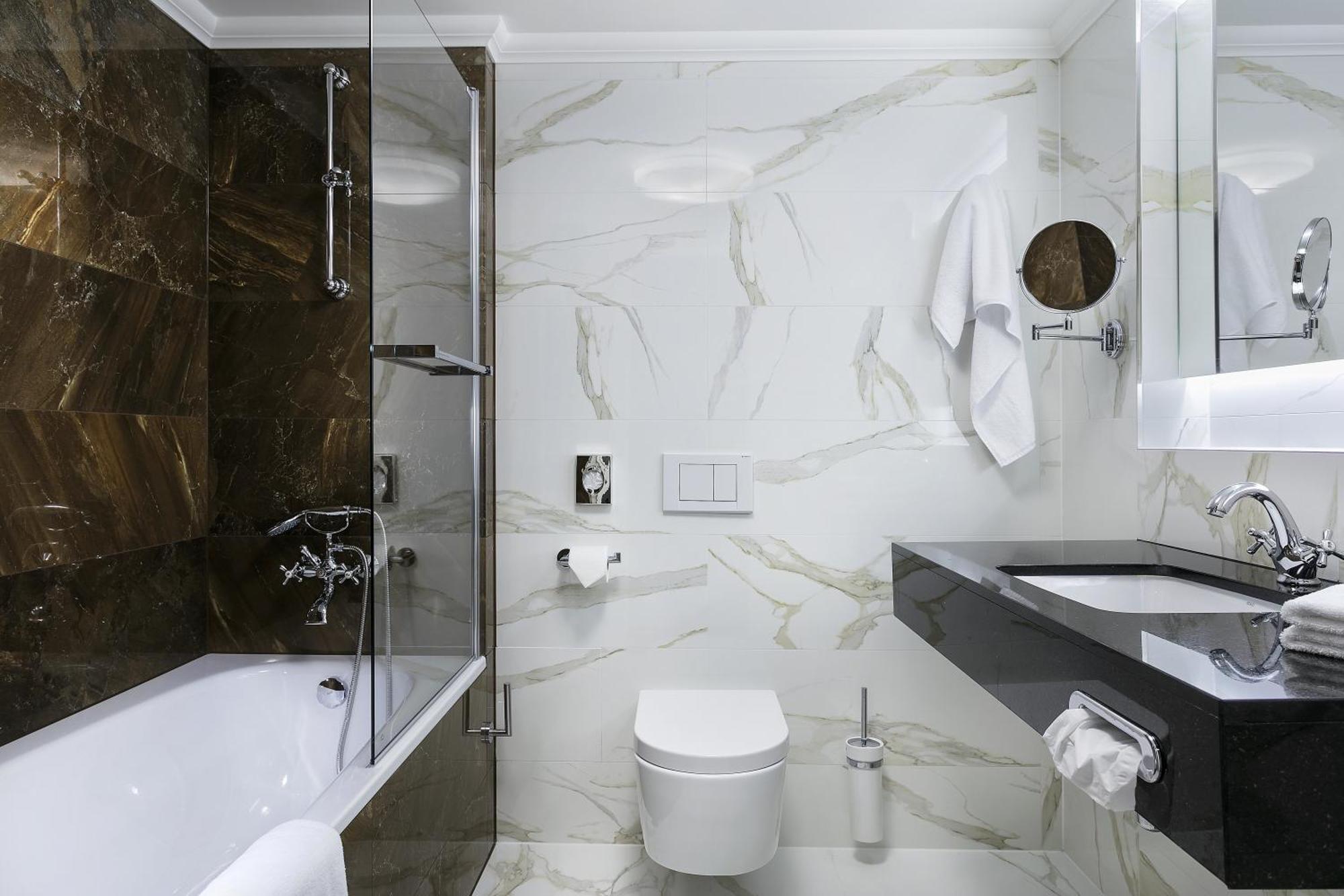 Cosmopolitan Suite,1590385773:JPEG