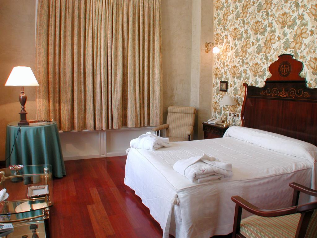Double or Twin Room,1111259106:JPEG