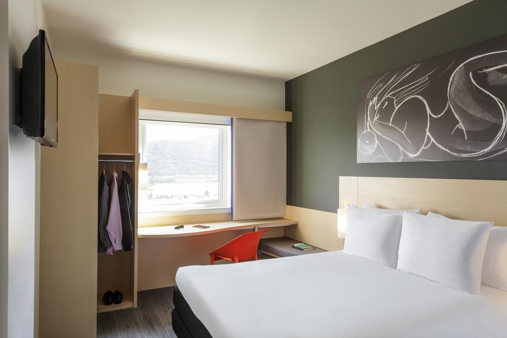 Standard Queen Room,1246153447:JPEG