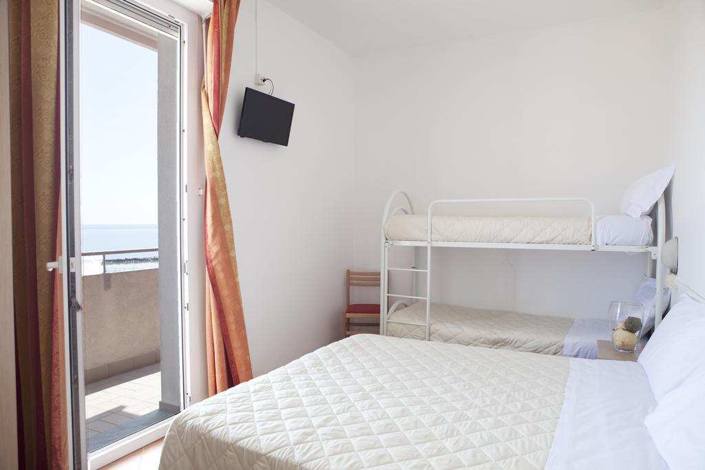 Quadruple Room Sea View