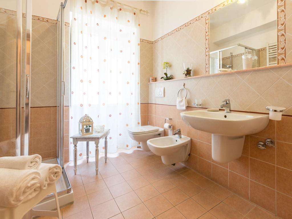 Double Room Private Bathroom,437786895:JPEG