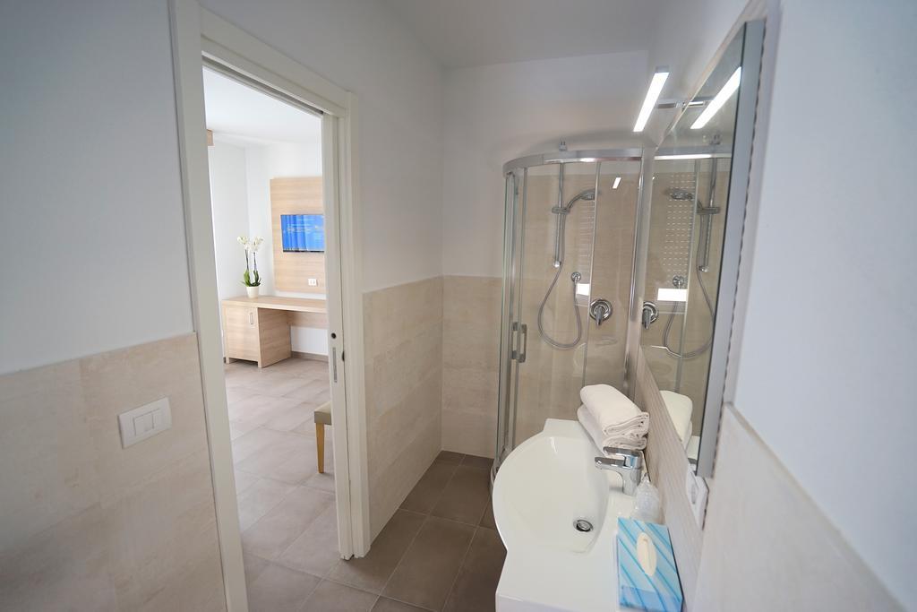 Double or Twin Room,438800181:JPEG