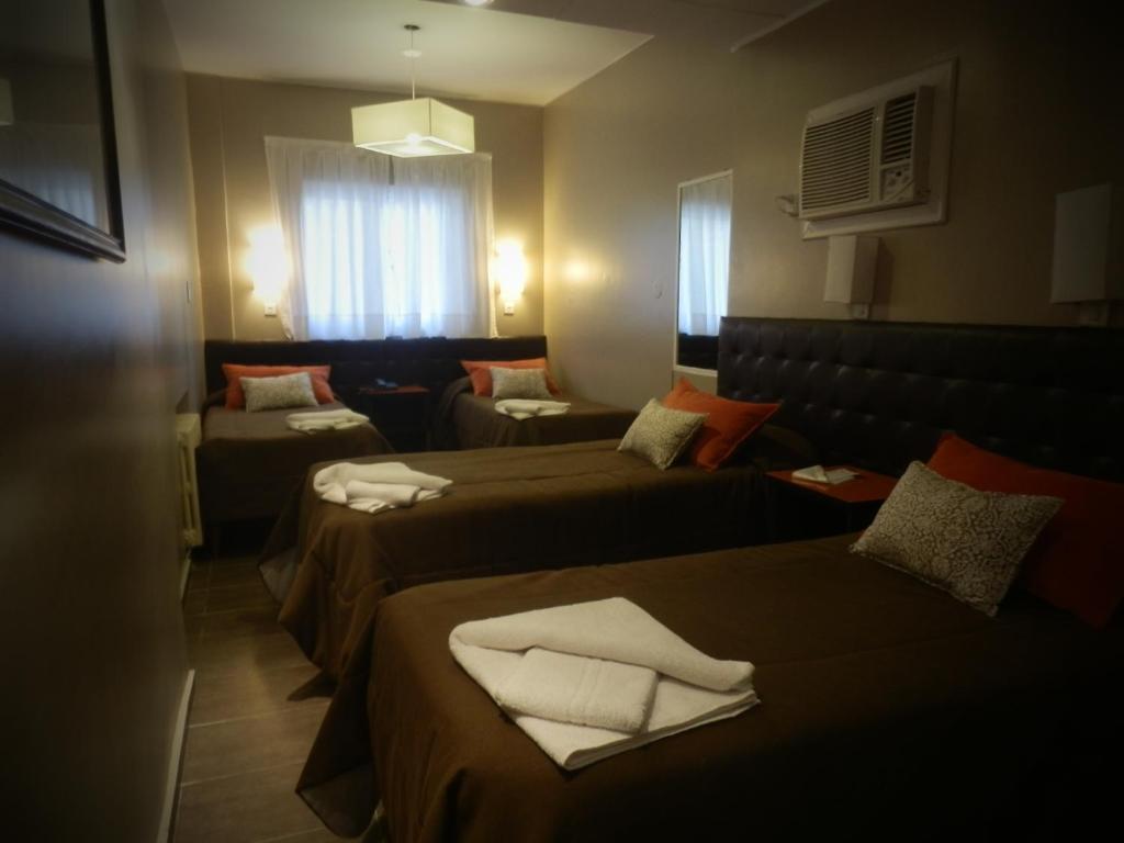 Classic Quadruple Room,43994320:JPEG