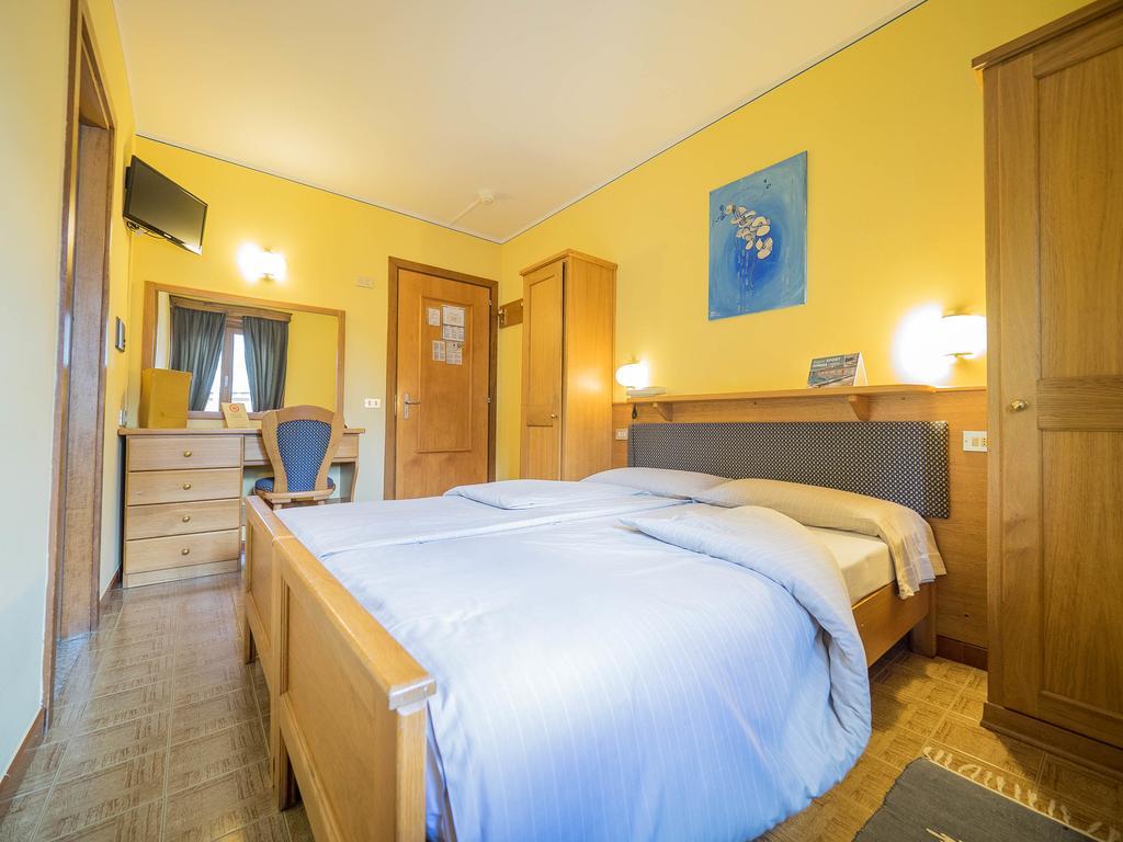 Double or Twin Room Ski Pass,439027539:JPEG