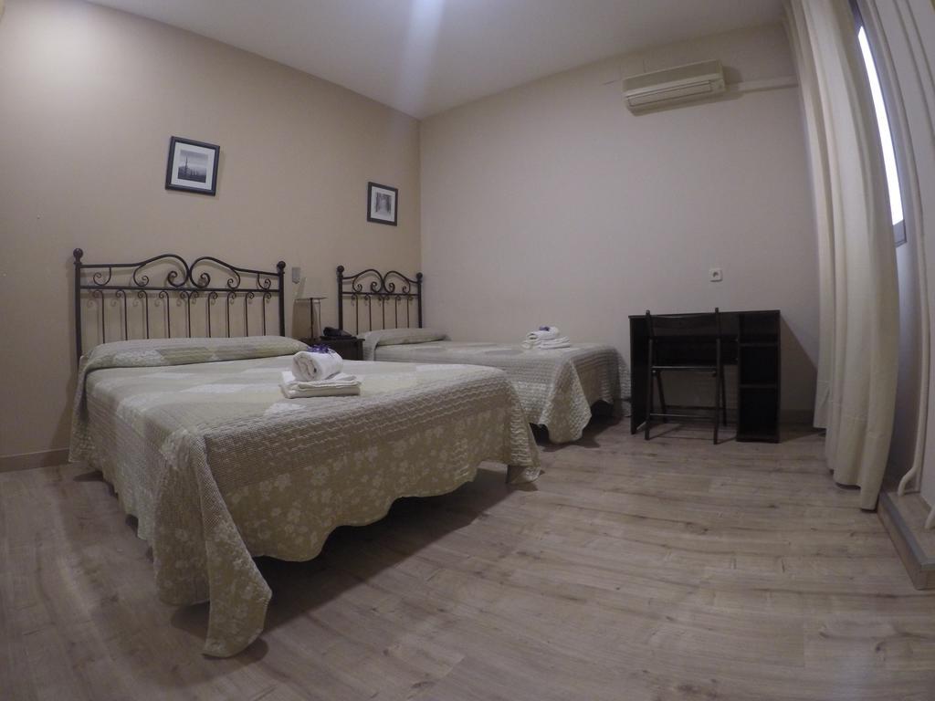 Triple Room,442895397:JPEG