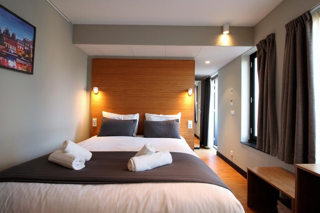 Small Double Room Terrace,443894013:JPEG
