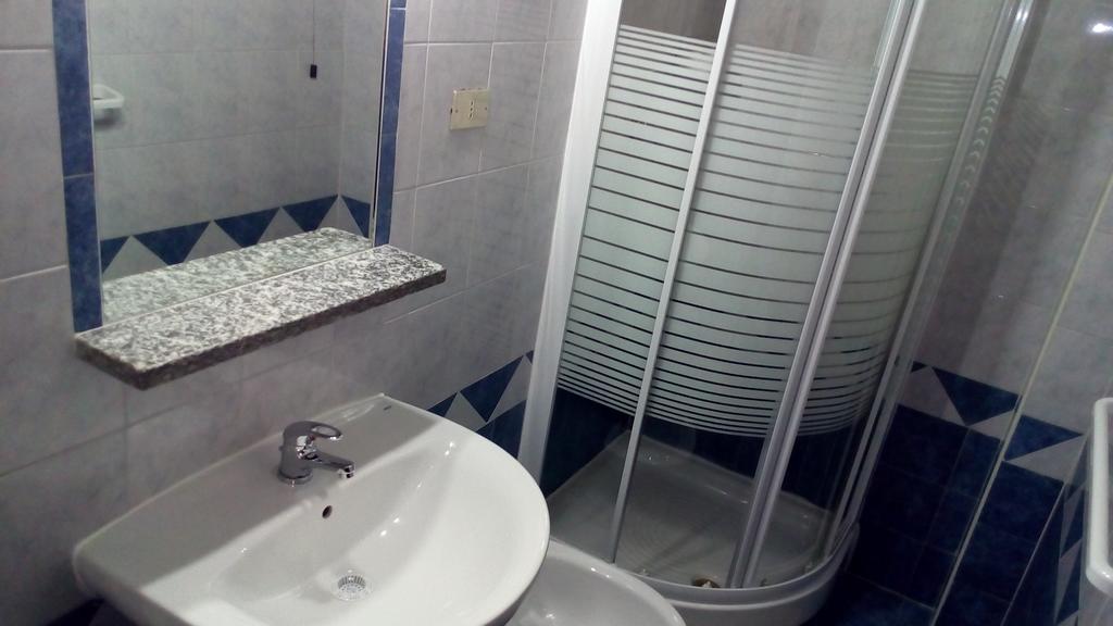 Standard Double Room,143630543:JPEG