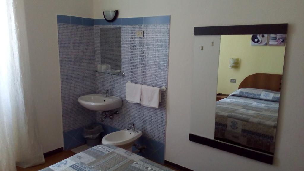Standard Double Room,425219202:JPEG