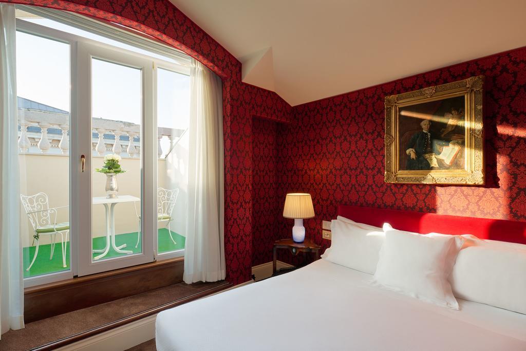 Deluxe Double or Twin Room,698977923:JPEG