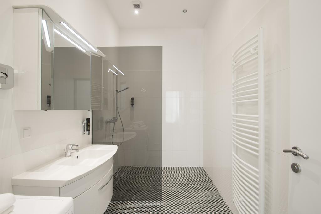 One-Bedroom Apartment,191143567:JPEG