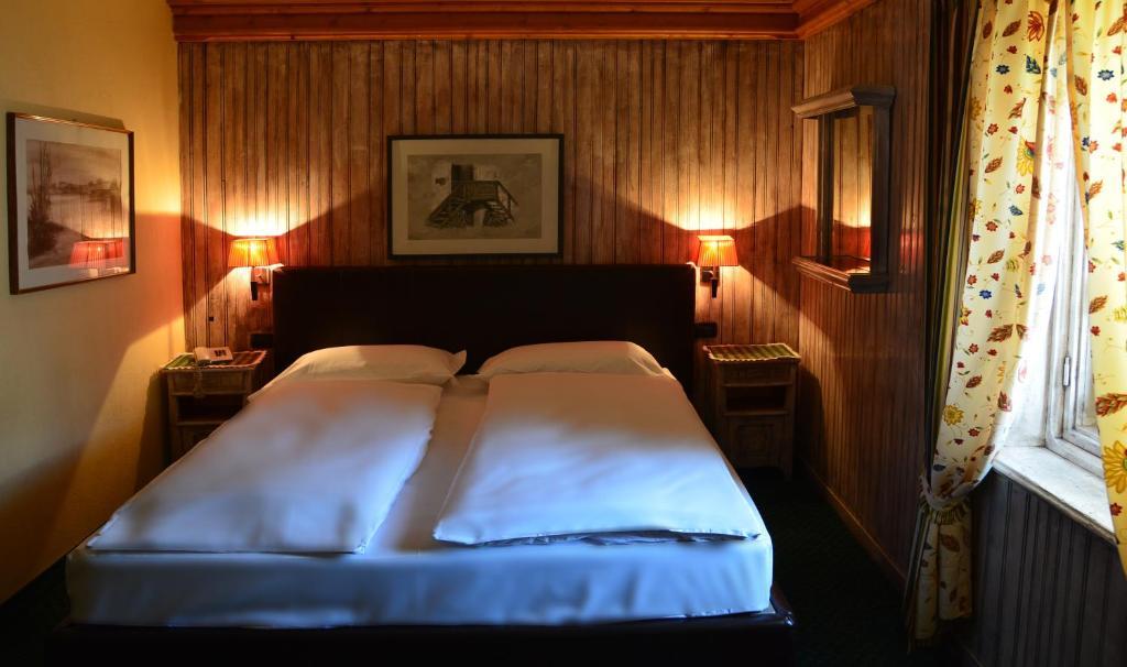 Triple Room,702462403:JPEG
