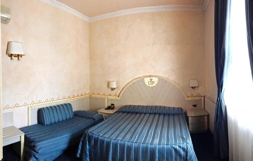 Triple Room,449259423:JPEG