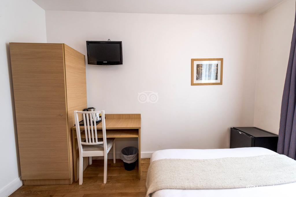 Double Room Bath,451538520:JPEG