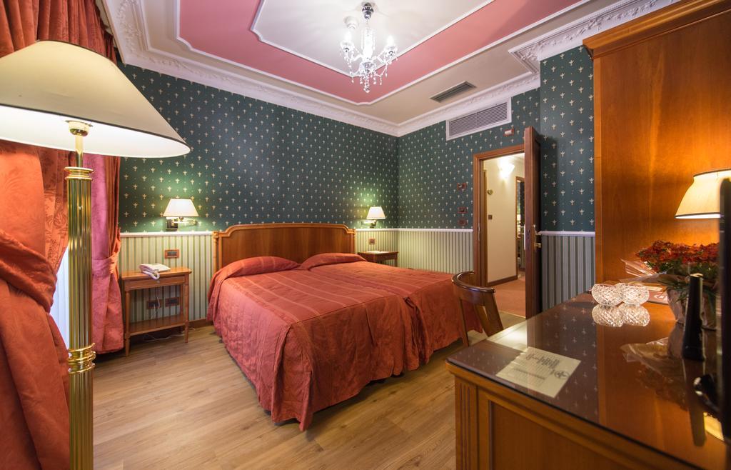 Twin Room,1209353695:JPEG