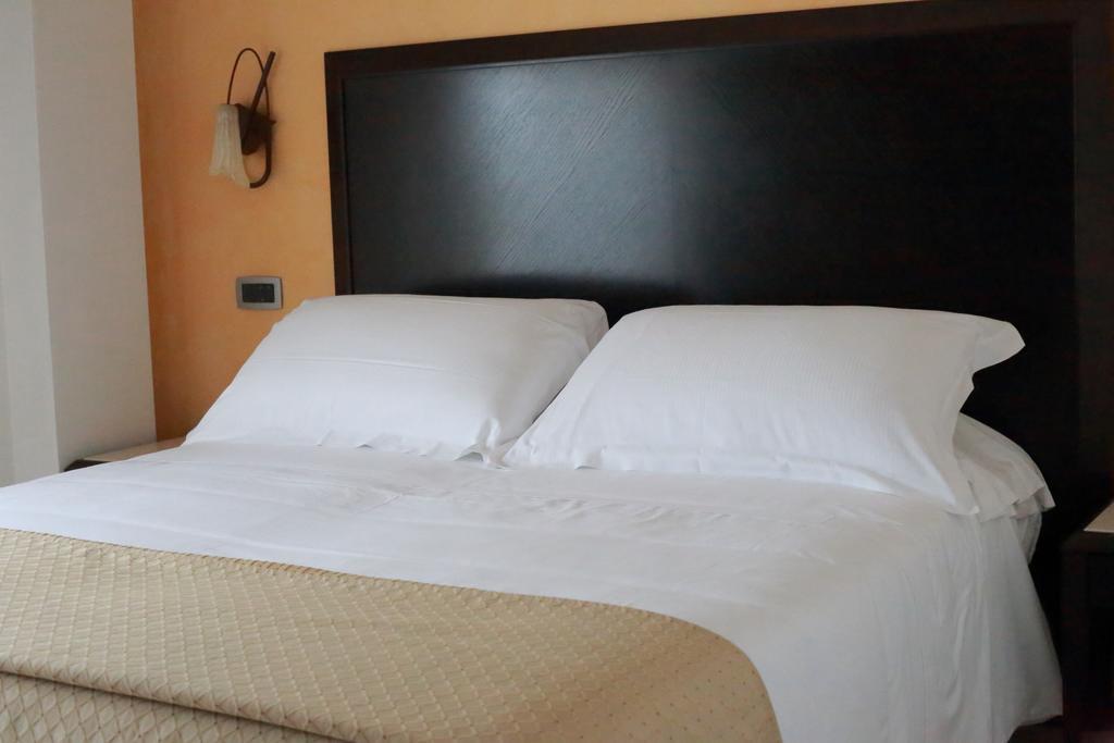 Double Room Side Sea View,1629389001:JPEG