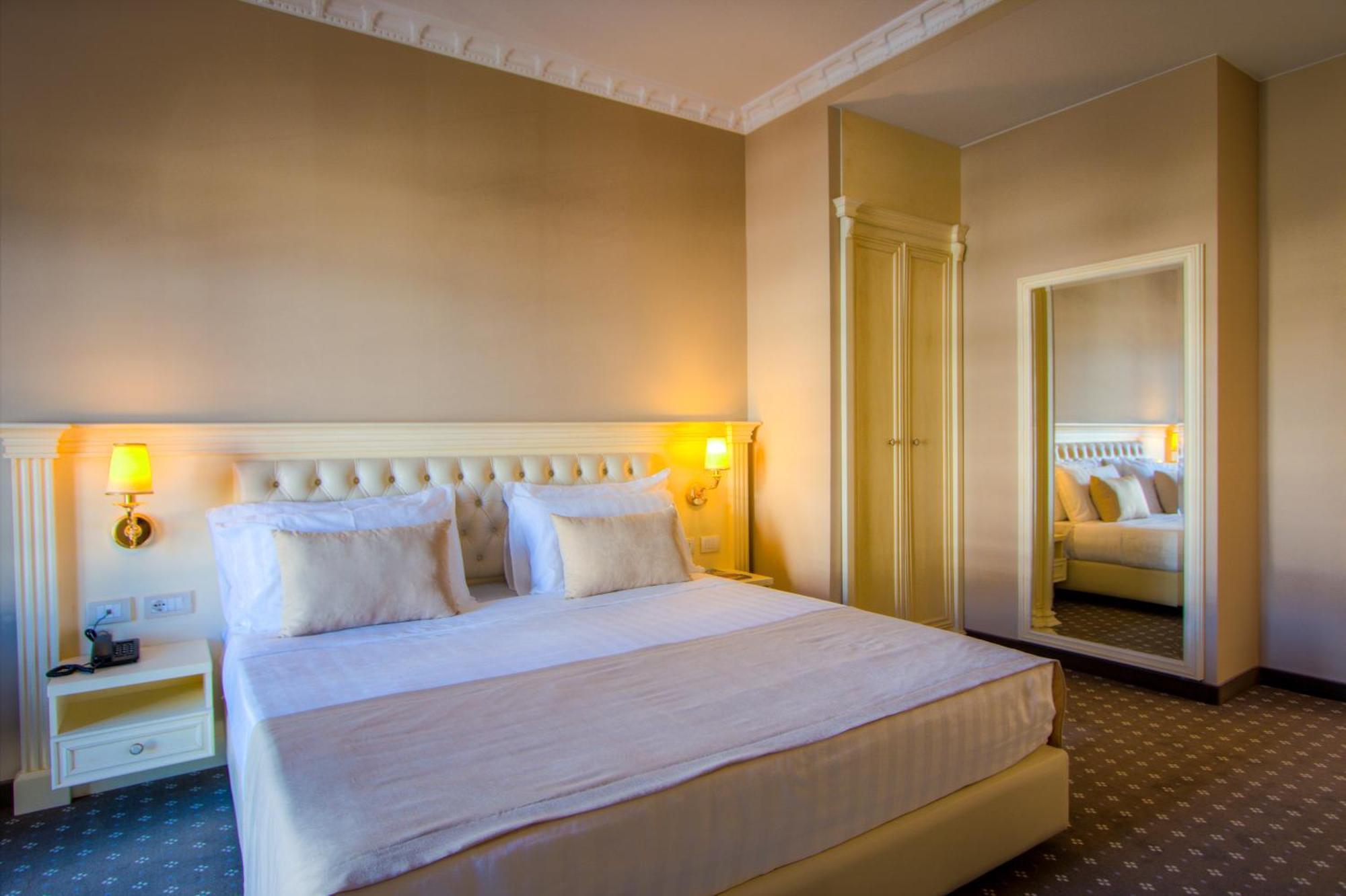 Habitación Deluxe con cama grande y servicio gratuito de enlace con el aeropuerto