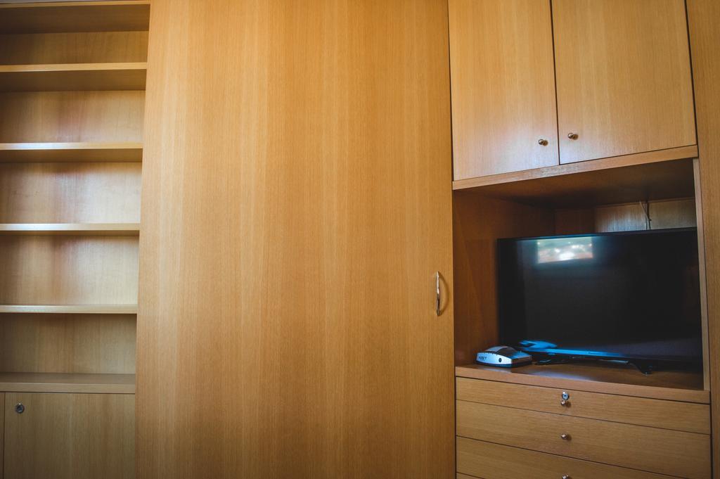 Executive Suite,464628261:JPEG