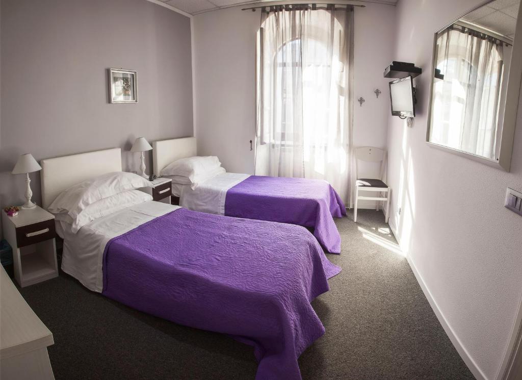 Standard Double or Twin Room,1209665125:JPEG