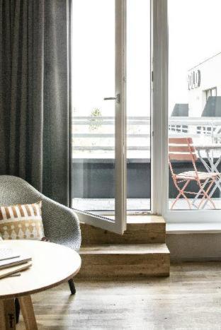 Bold Studio Balcony,1277193745:JPEG