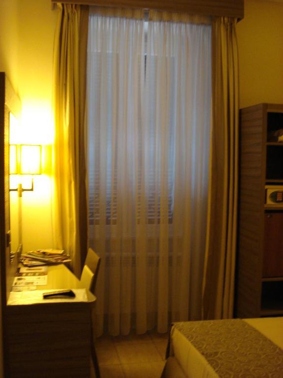 Double or Twin Room,702368737:JPEG
