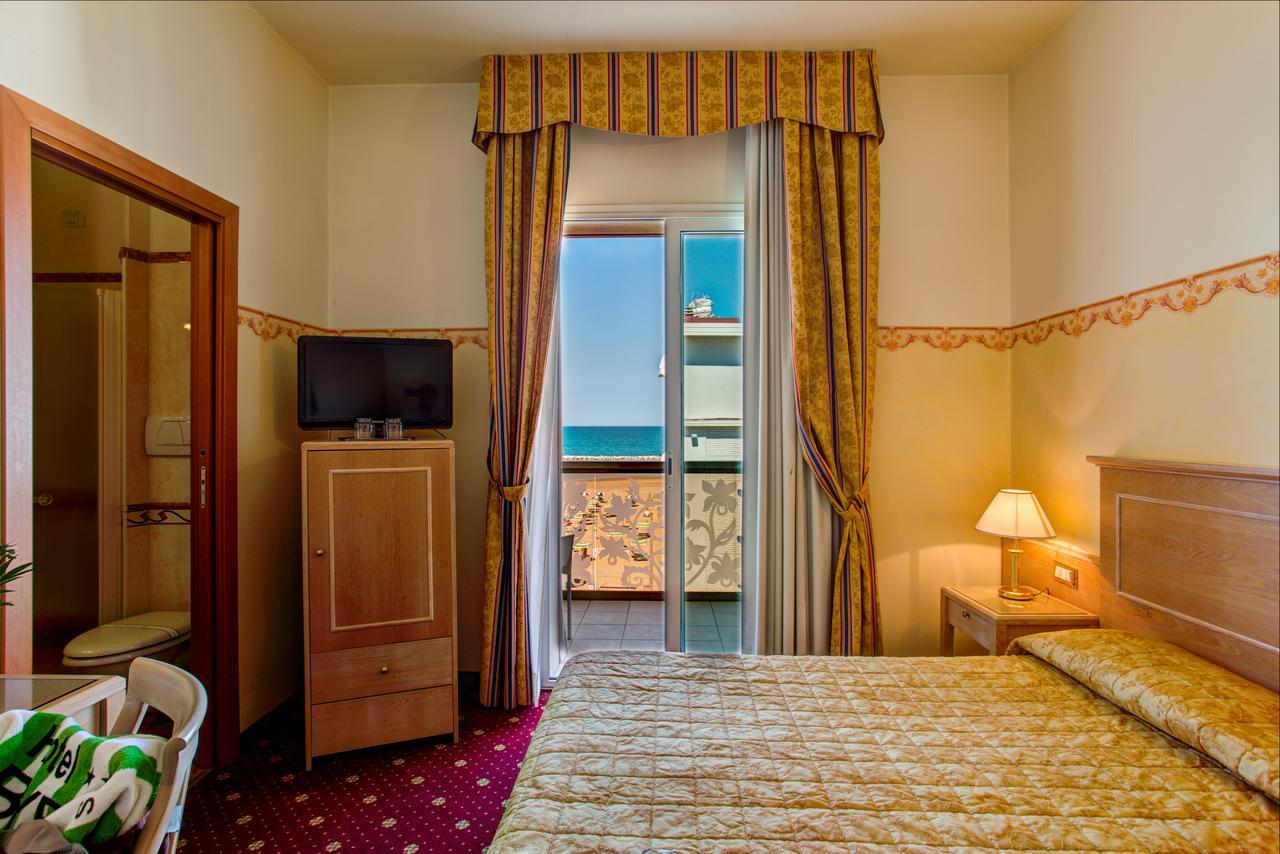 Double or Twin Room Sea View
