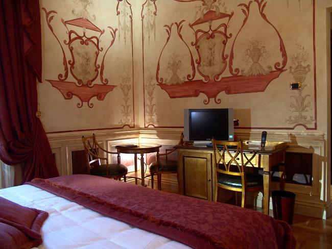 Deluxe Double or Twin Room
