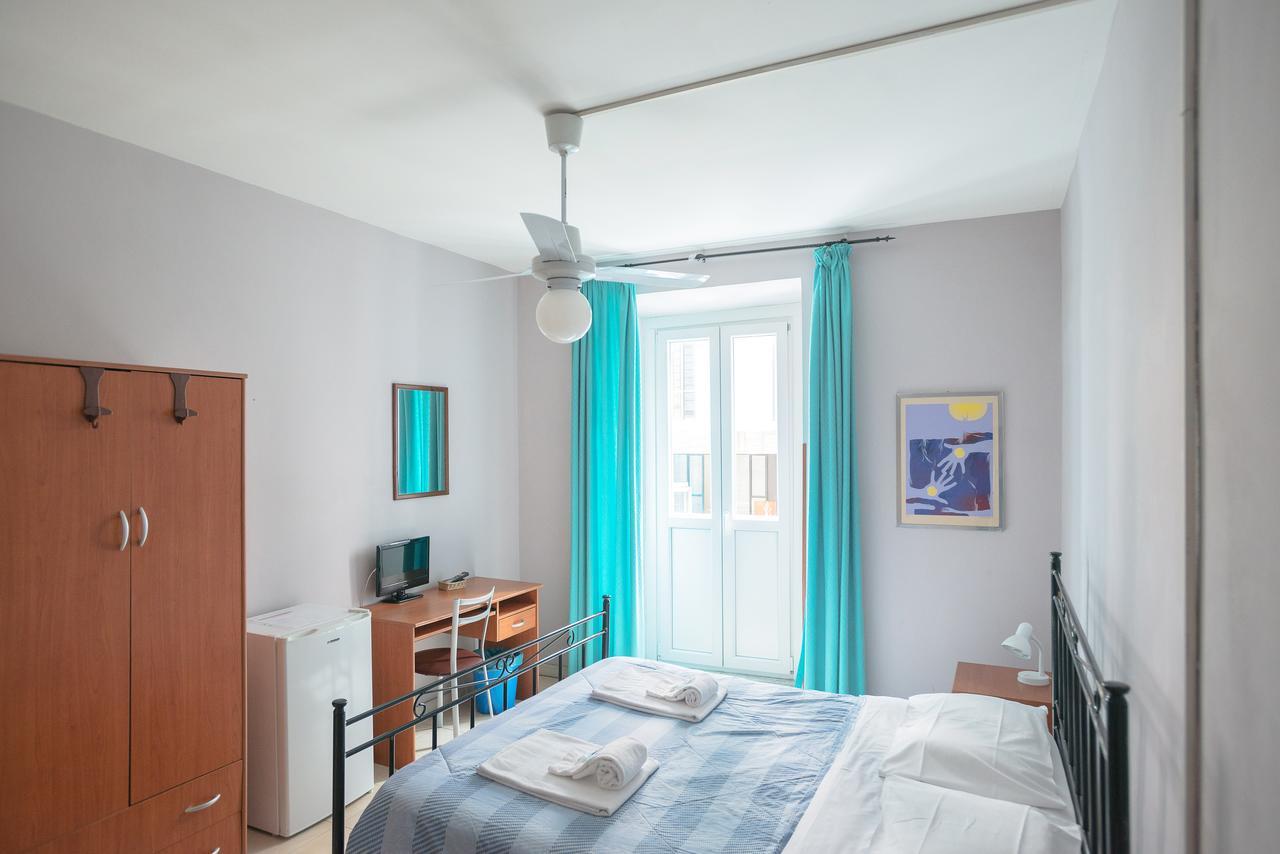 Quadruple Room,446768229:JPEG