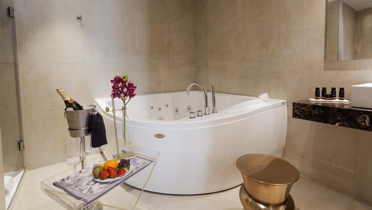 Deluxe Double Room Jacuzzi®,1284803635:JPEG
