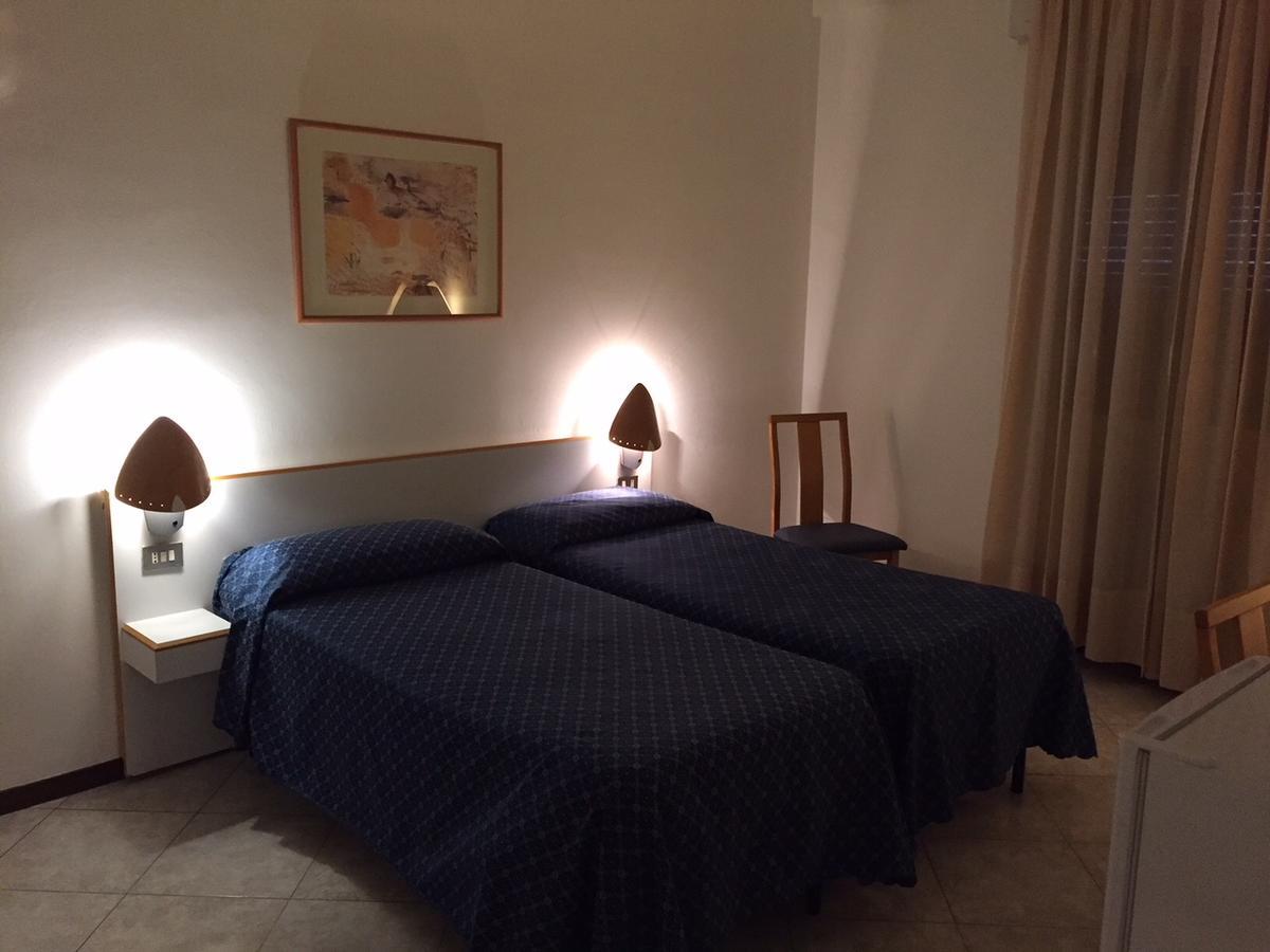 Double or Twin Room,1407805763:JPEG